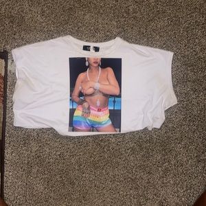 Printed white crop top muscle tee